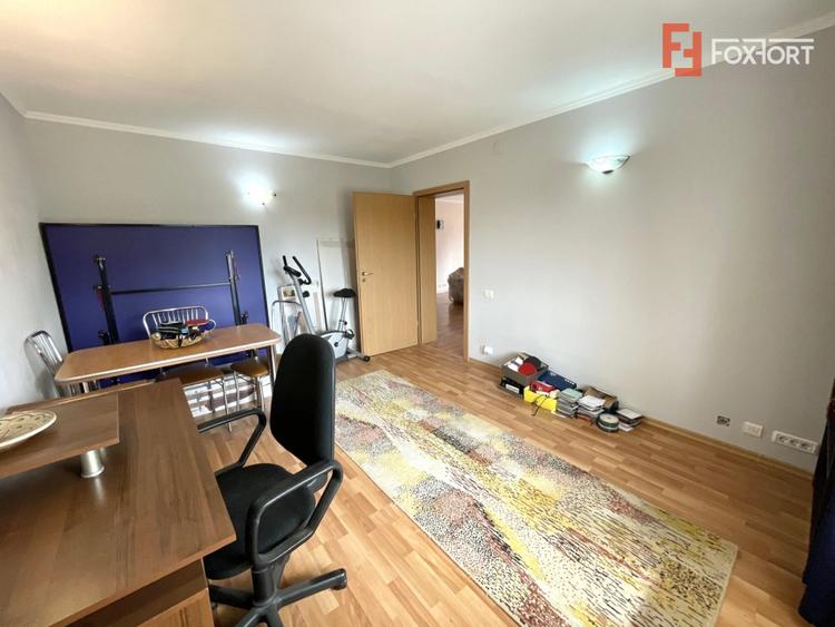 Casa individuala cu 7 camere si teren de 431 mp, zona Lipovei
