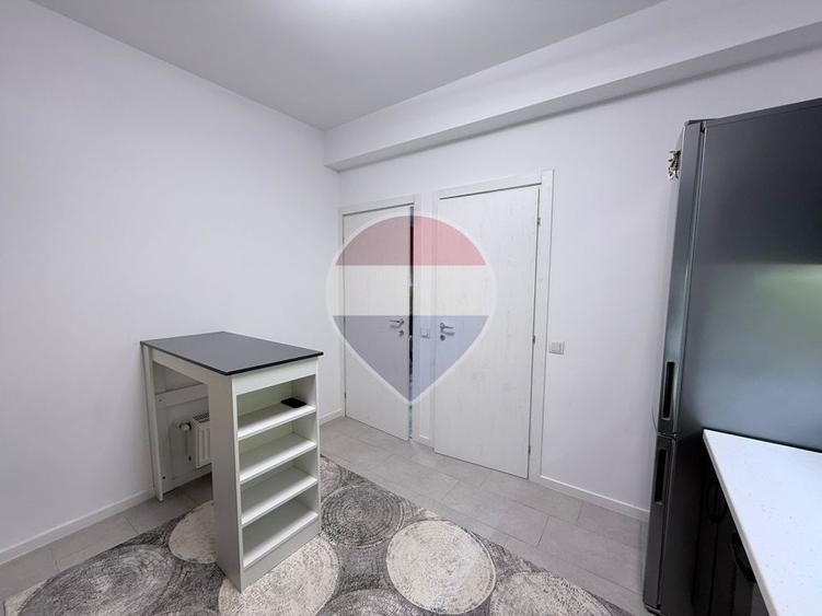 Vilă modernă de vânzare | 4 camere și terasă | Curte amenajată | Ulmi