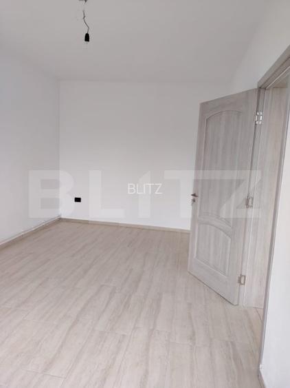 Casa de vanzare, cu 6 camere, 288 mp, zona Voinesti - 4