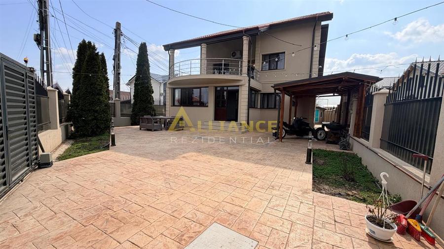 Vila spatioasa cu 9 camere, foisor, magazie, curte amenajata complet