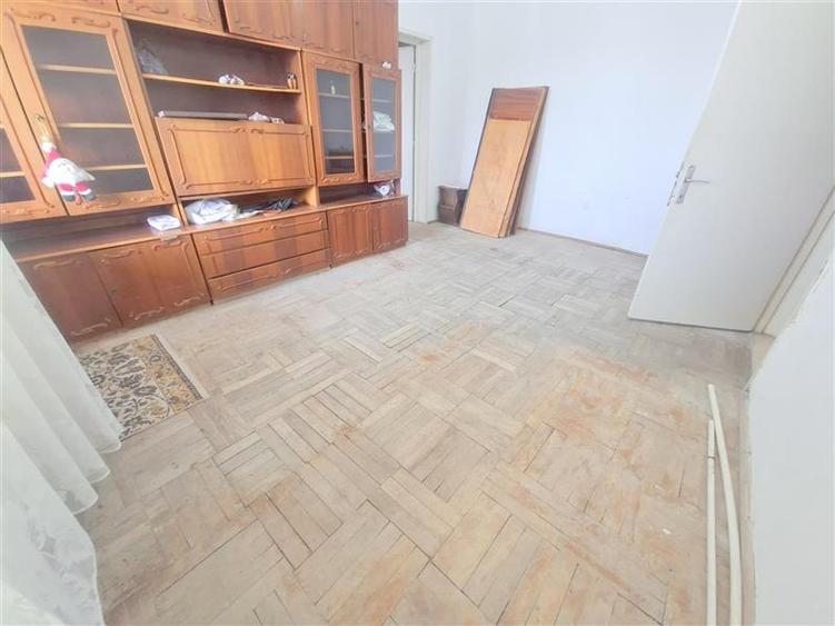 Apartament 2 camere semidecomandat, zona Garii