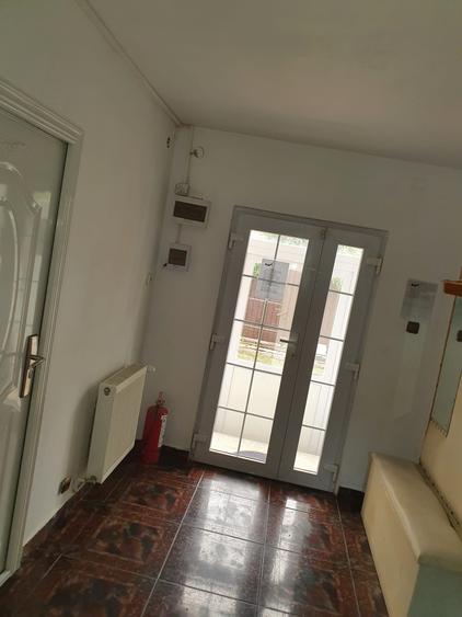 2 apartamente, în casă cu 6 ap, P+E+M, 2000, zona Mircea cel Bătrân, comision 0%
