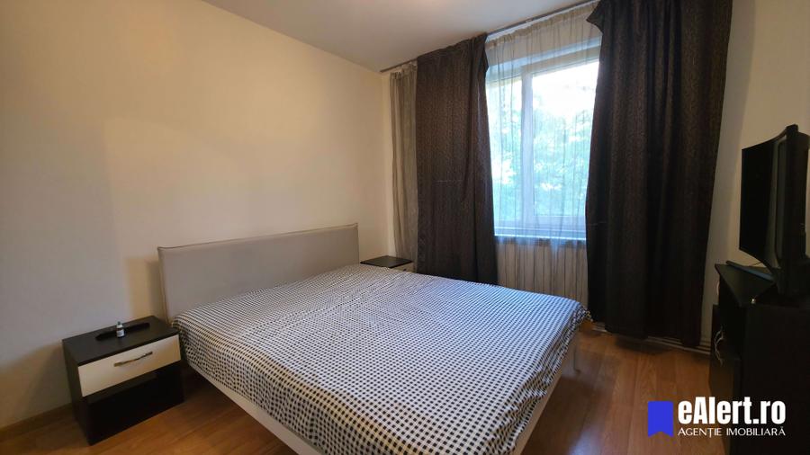 Apartament 3 camere, 2 din 8, 67 mpu, bloc 1984, decomandat, centrala!