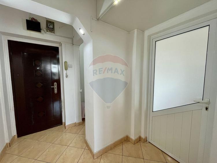 Apartament 3 camere | Etaj 8/9 | Zona Nord – Strada Cameliei, Ploiești