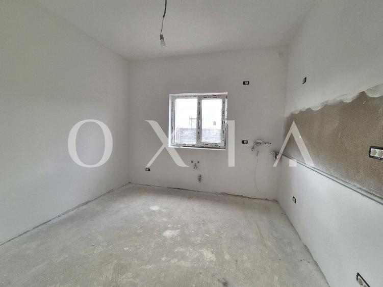 AX1046 Giroc, Zona Esso, 1/2 Duplex Cu 5 Camere