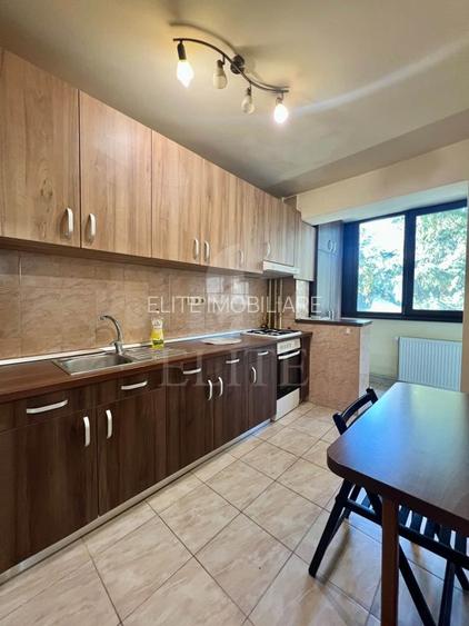 Apartament 3 camere în zona DIANA