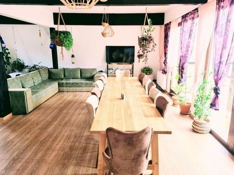 INVESTITIE Vila moderna + vila la rosu, teren 1480 padure