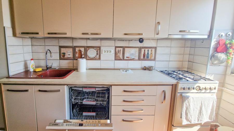Apartament 3 camere decomandat, bucatarie mobilata si utilata, 79mp