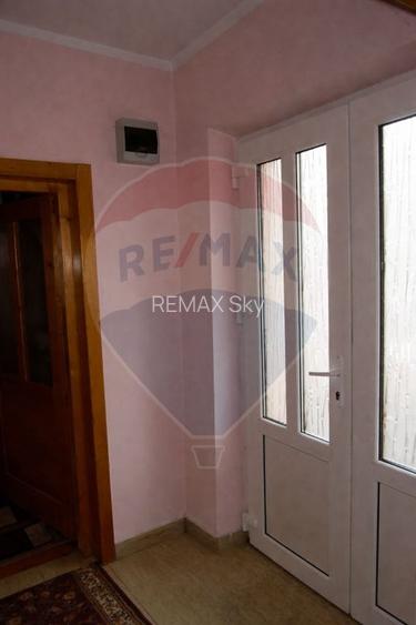 Casă de vânzare cu acces din două străzi in Alba Iulia, comision 0% - 2