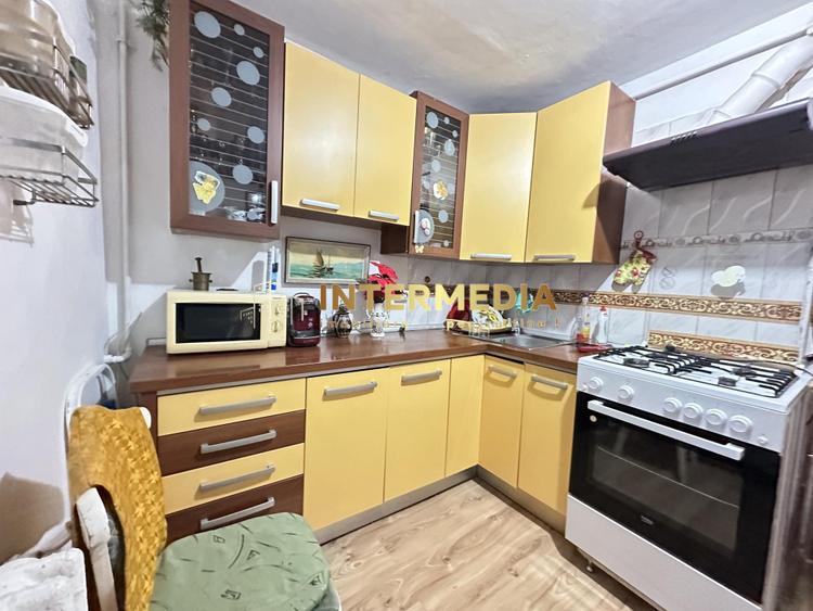 Apartament 3 camere | 68 mp | 2 Bai | Balcon | Pivnita | CETATE Mercur | Mobilat