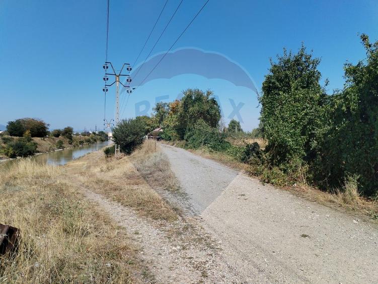 Teren 1,035mp Roznov / Strada Șes