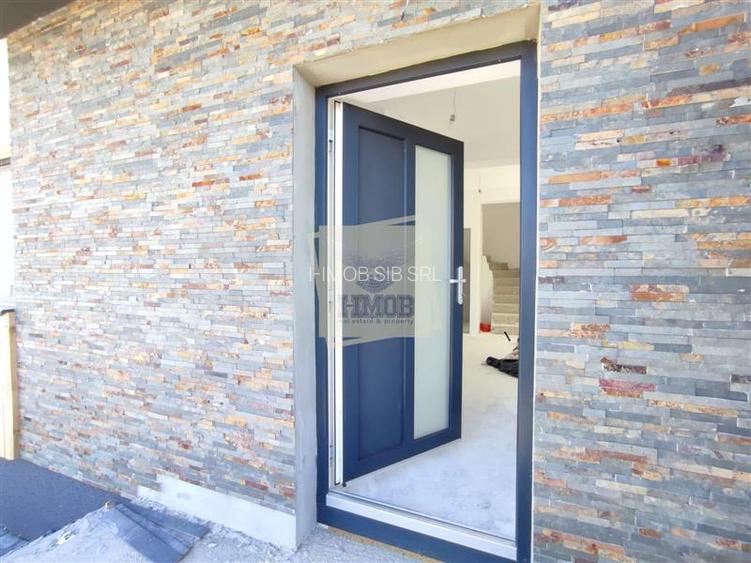 Casa moderna 5 camere teren 490 mp terasa acopertia in Cristian - 3
