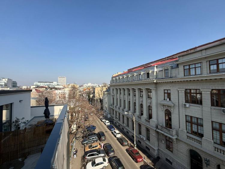 Închiriere spatiu de birouri 4 camere – Romana