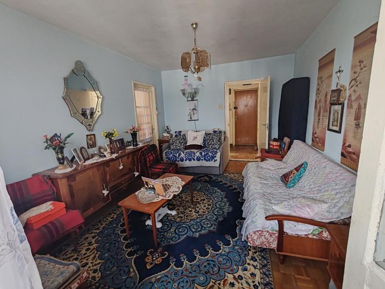 Apartament 2 camere liber la vanzare zona Astra - Planete