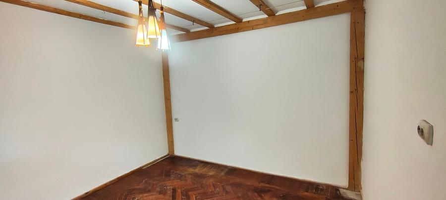 Casă 5 camere de închiriat