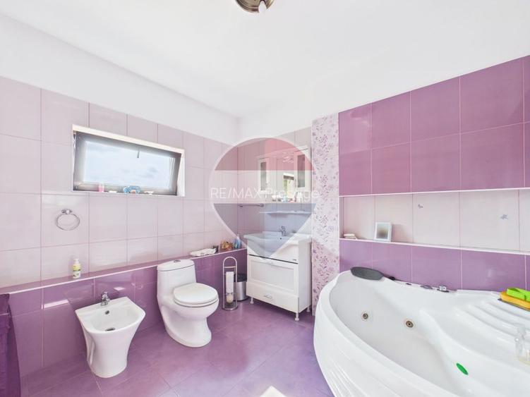 Vanzare - vilă cu 6 camere, teren 3900 mp, Vacaresti, Dambovita