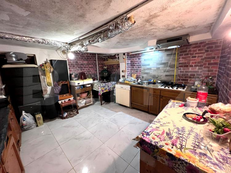 Casă tip duplex – 272 mp utili, 9 camere ,in zona Cetate