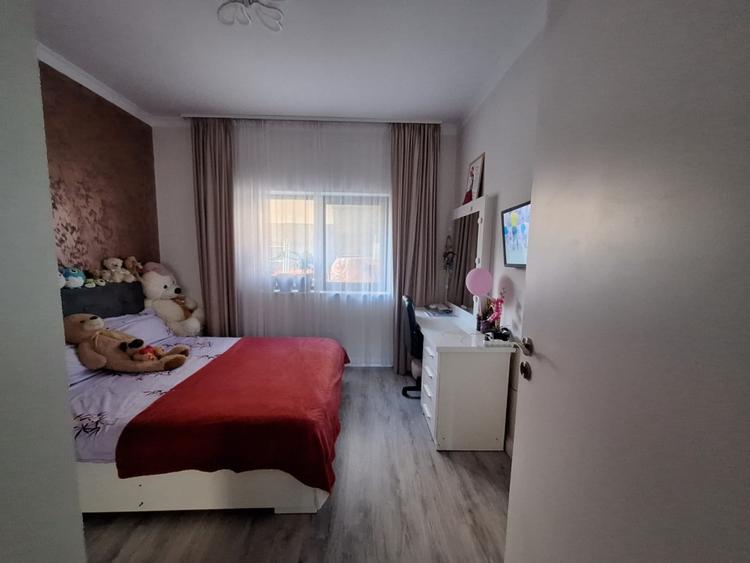 Apartament 3 camere, 87 mp, zona Cornitoiu