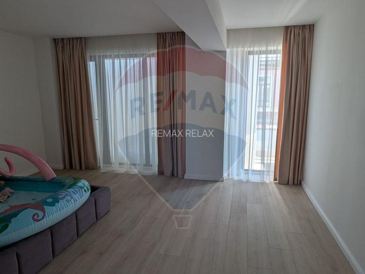 Casă / Vilă cu 6 camere de vânzare în zona Central - 6