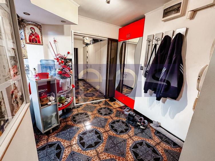 VANZ ARE 3 CAMERE ZONA FIZICIENILOR | BLOC ANVELOPAT | CENTRALA |
