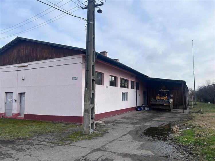 Hala industriala de vanzare in Marghita – 930 mp utili, teren 2470 mp, toate uti