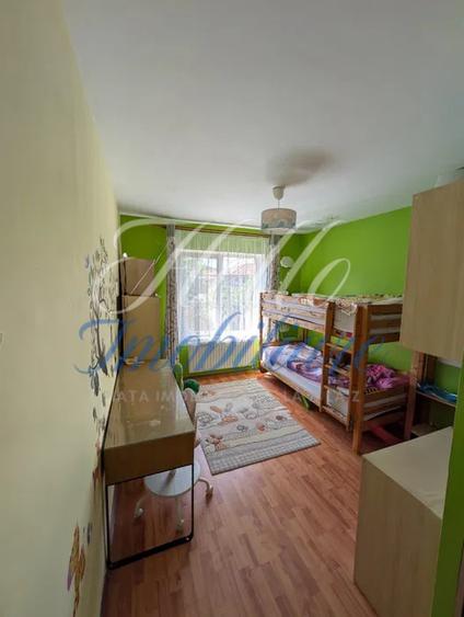 Apartament 3 camere 78 mp +terasa 8 mp + parcare Floresti zona Stadionului
