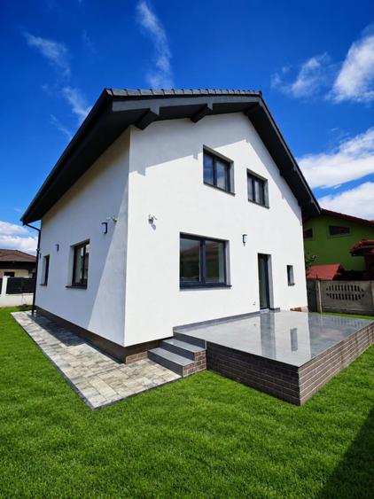 Casă de vânzare | 4 CAMERE | 2 băi | 160 MP UTILI | ZONA ORIZONT