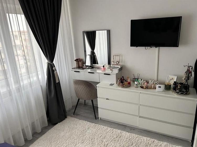 Apartament 2 camere, decomandat, 1 Mai