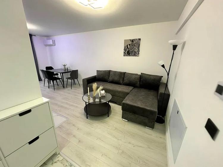 Sun Royal View 2 camere cu balcon si prox. metrou