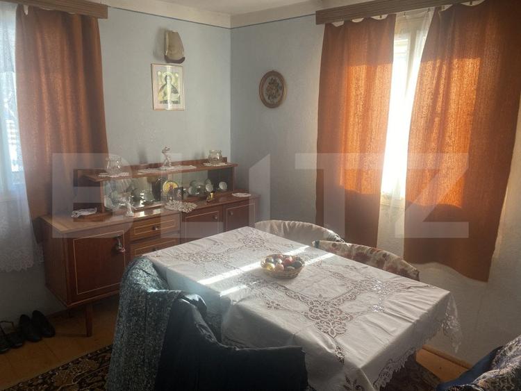 Vânzare 2 case tradiționale, 3 camere + teren, 3450 mp, Campulung Moldovenesc