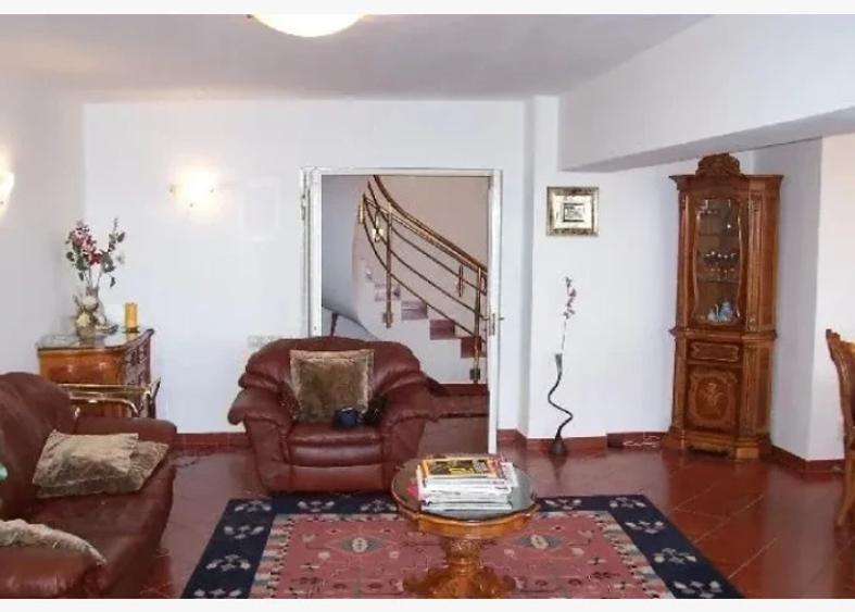 Închiriere Apartament 3 camere pretabil birouri în zona Unirii