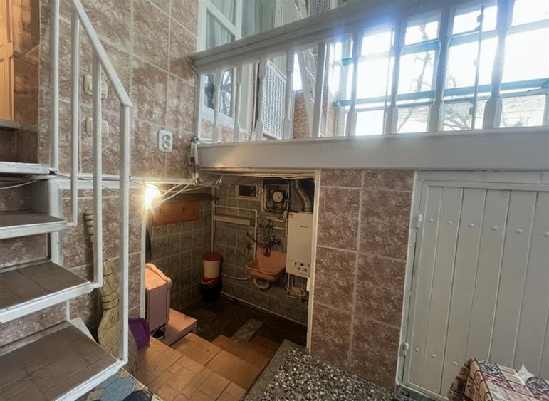 Casa cu teren de vânzare in zona Nicolina 1