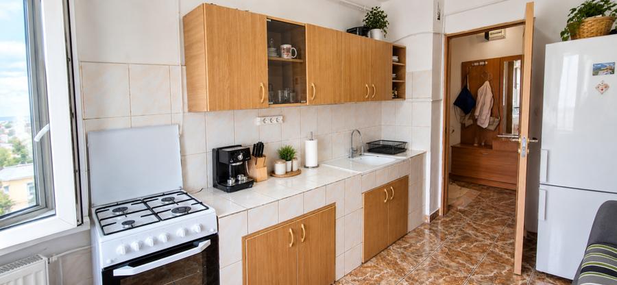 Apartament 3 camere de vânzare în Craiova – Strada Nanterre, zonă centrală