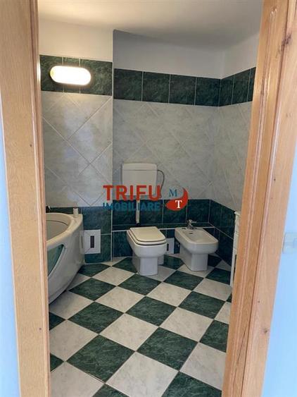 Apartament 4 camere cu scara interioara de vanzare zona Centru