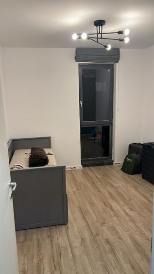 Apartament 3 camere + loc de parcare