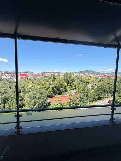 Apartament 3 camere , zona Stefan cel Mare