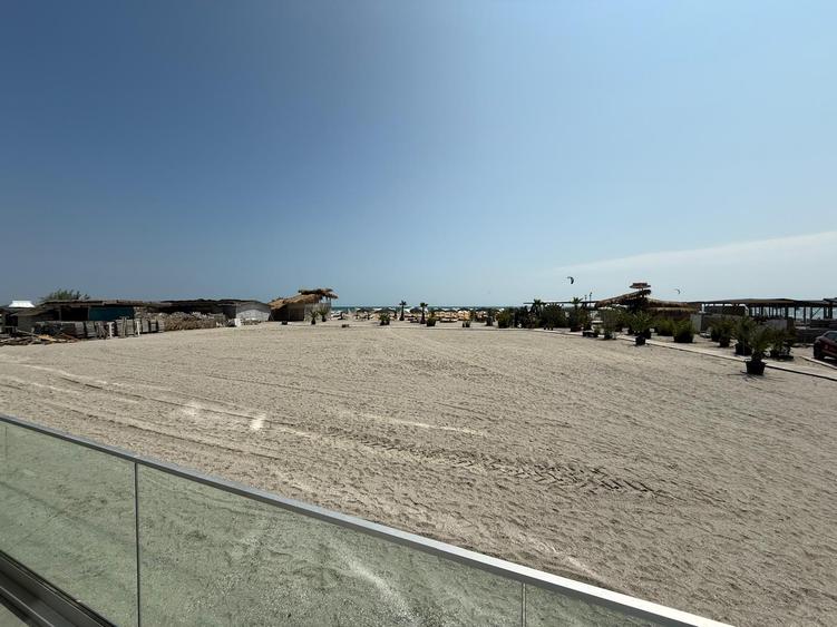 4 camere lux, One Mamaia terasă de 100 mp și vedere frontală