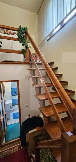Casa cu 3 corpuri de vanzare, 6 camere, 400 mp + teren 2800 mp I Barcani