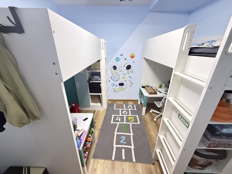 Apartament 3 camere la cheie Oasului .
