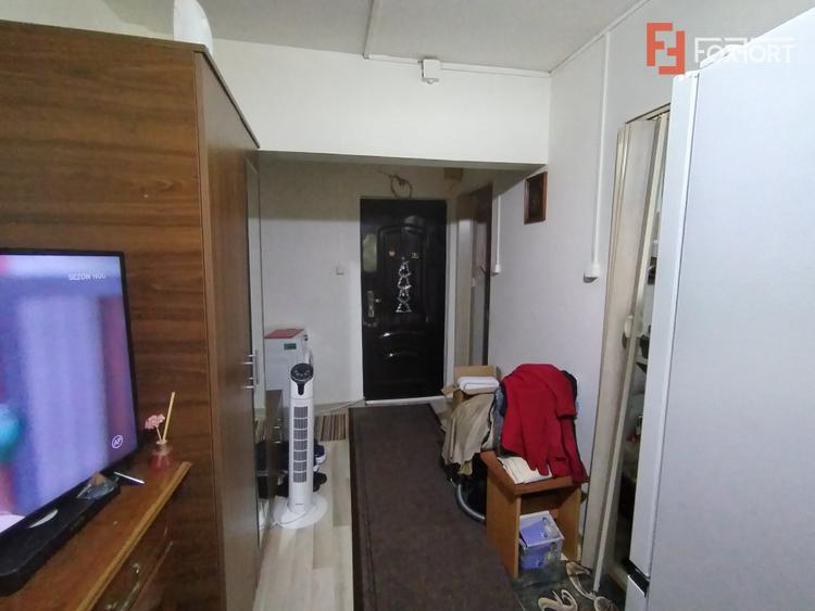 Apartament cu o camera de vanzare in zona Buziasului