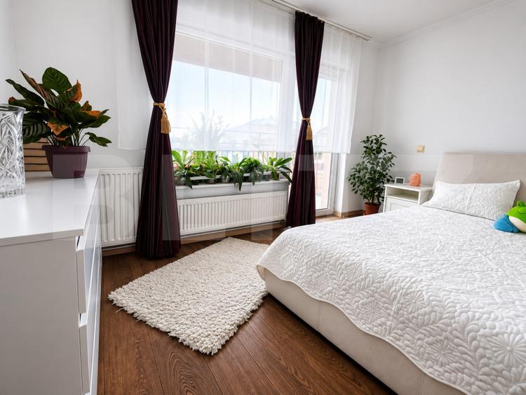 Apartament de 4 camere deco , 92 mp utili , terasa de 107 mp , zona Intre Lacuri