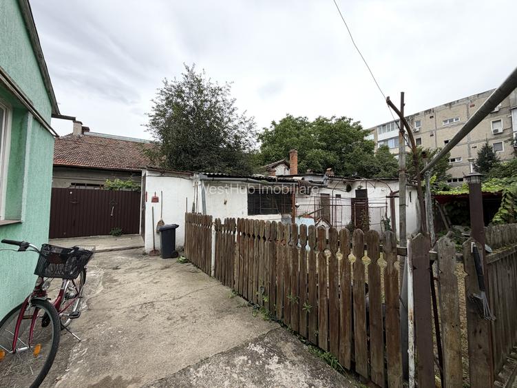 Casa 107 mp utili, 400 mp teren, garaj, anexe - Sagului - 13
