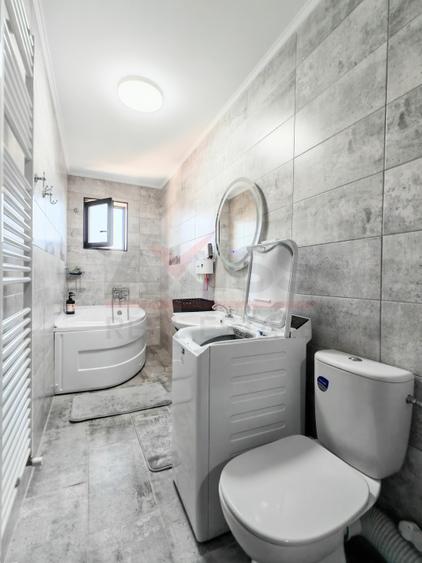 Ap 2 camere | parcare proprie | lake view | mobilat-utilat complet | Palazu Mare