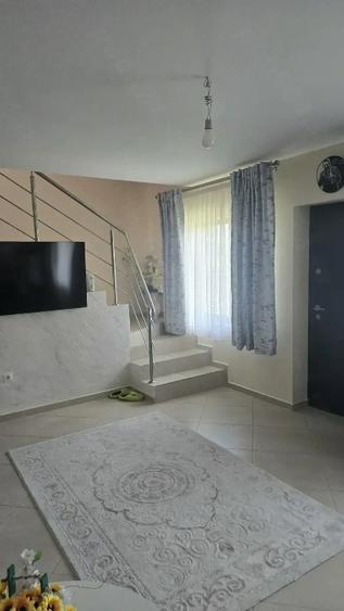 Casa de vanzare la pret de apartament