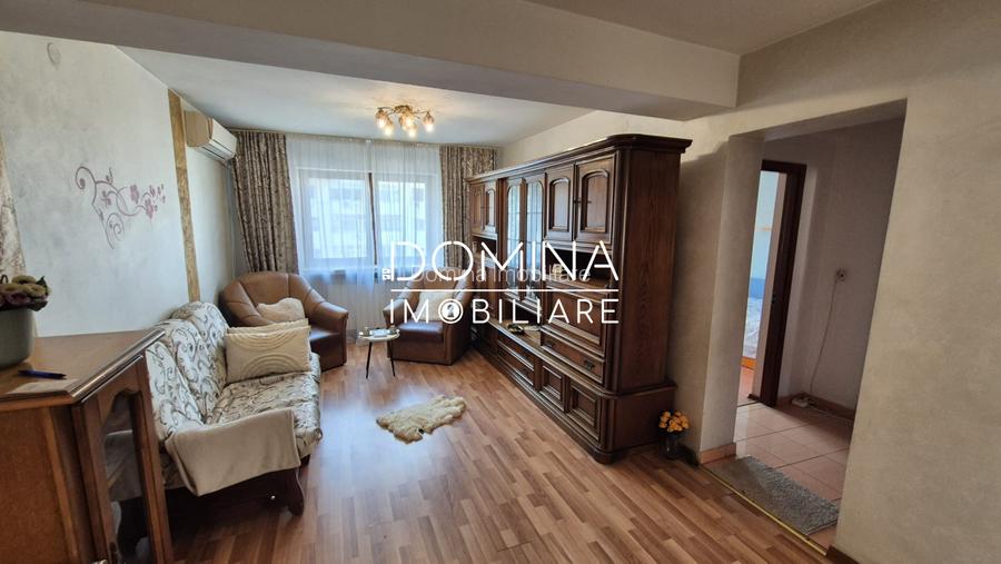 Vânzare apartament 3 camere, zonă centrală, strada Nicolae Bălcescu