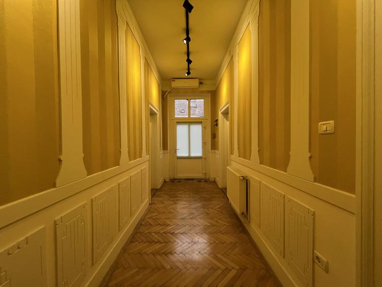 Apartament 4 camere - zona Sinaia
