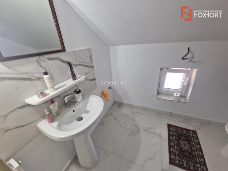 Casa individuala de vanzare cu 7 camere - Recas - 17
