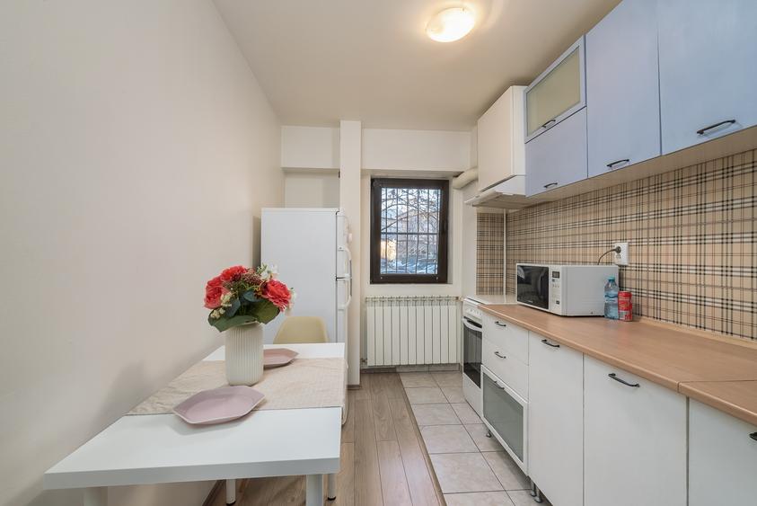 Garsoniera 41 mp ( 700 m - metrou Timpuri Noi )