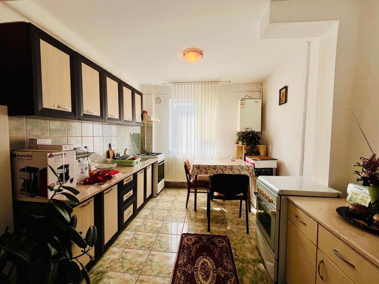 Apartament 3 camere| etaj intermediar |zona Manastur