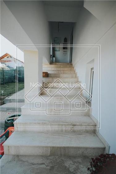 Casa la cheie in Cisnadie - zona Stadionului - 7 camere - 28